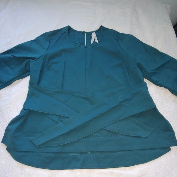 EUC Plus Size Melissa Mccarthy Seven Tie Front Blouse  - Size 2X - Picture 12 of 15